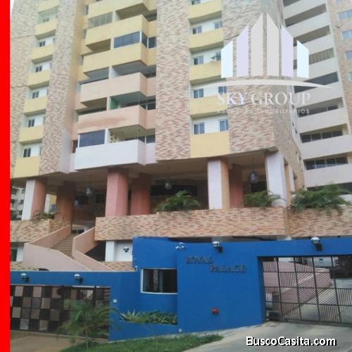 SKY GROUP PLATINUM VENDE Apartamento Royal Palace, El Parral 