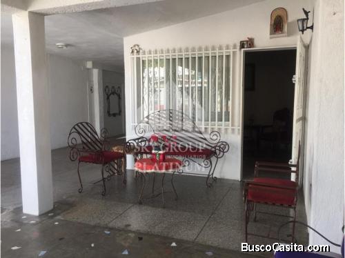 SKY GROUP PLATINUM VENDE Casa en La Esmeralda, San Diego.