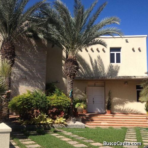 EN VENTA CASA EN LA URB. CASAS BOTE C, LECHERIA, AV. DANIEL CAMEJO OCTAVIO