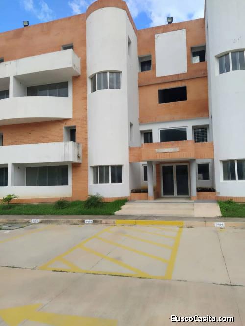 Amplio apartamento a estrenar, dos niveles, 136mts2 en conjunto cerrado y vigilancia privada.