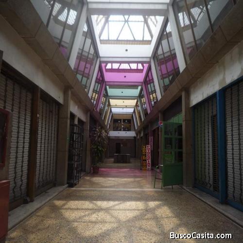 Excelente local para depósito, mayoreo, oficina en el centro de Valencia 