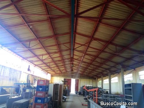 Complejo industrial, oficinas, galpones, terreno e instalaciones diversas más hotel en venta.