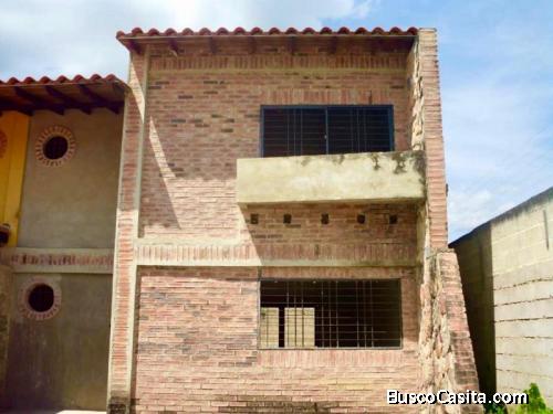 SKY GROUP PLATINUM VENDE Town House en Trigal de San Diego