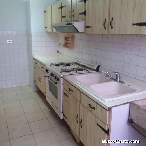 Vendo practico y economico apartamento Av Goajira Maracaibo