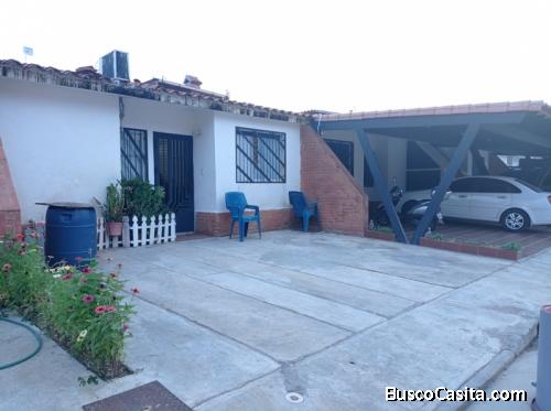 SKY GROUP PLATINUM VENDE Casa en Monte Carmelo