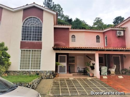 SKY GROUP CORONA REAL Vende Aparto-Quinta en la Entrada 