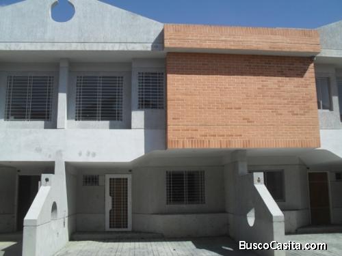 Town House en Res. Santa Cruz. FOTH-167