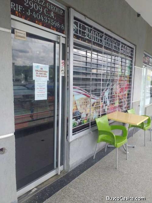 SKY GROUP PLATINUM VENDE Local en C.C Paseo Paraparal.