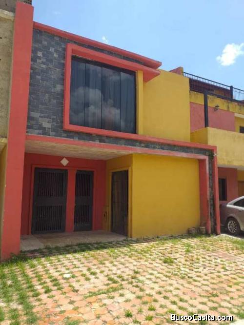 Town House en Res. Los Colores. FOTH-170