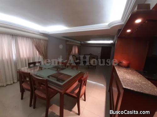 Dolores vende espacioso apto en Zapara Maracaibo