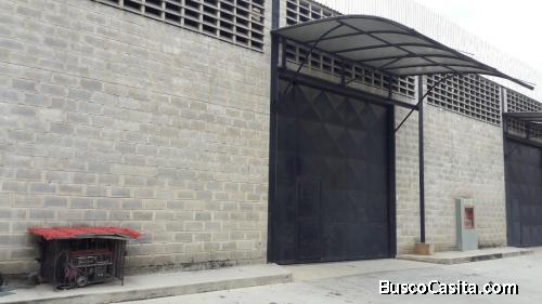 EN VENTA UN GALPÓN DE 720 M2 EN PARQUE INDUSTRIAL CASTILLITO, SAN DIEGO*