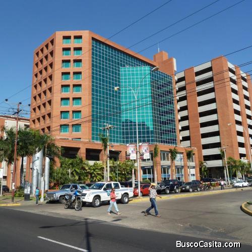 EN ALQUILER OFICINAS EN EL CENTRO EMPRESARIAL LECHERIA (CEL), AV. PRINCIPAL