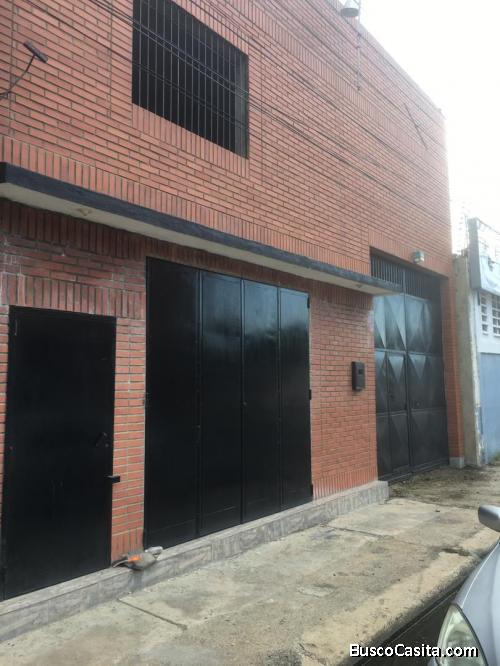 SE ALQUILA LOCAL COMERCIAL DE 64 MTS2, EN BARRIO SUCRE, BARCELONA