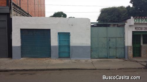 Local comercial amplio a 2 cuadras de Los Guajiros - Valencia