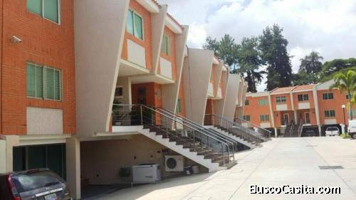 SKY GROUP Vende Town House