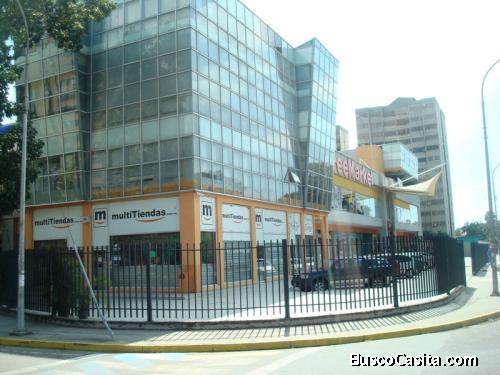  SKY GROUP  Vende Local Comercial en  Free Market, 