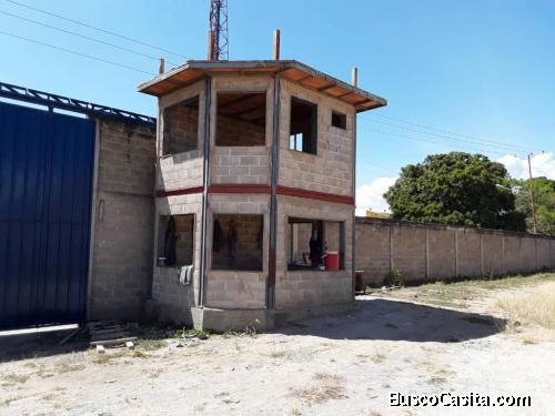 SKY GROUP Vende Terreno Industrial en Calicanto