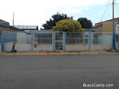 EN VENTA CASA EN BARRIO SUCRE, BARCELONA