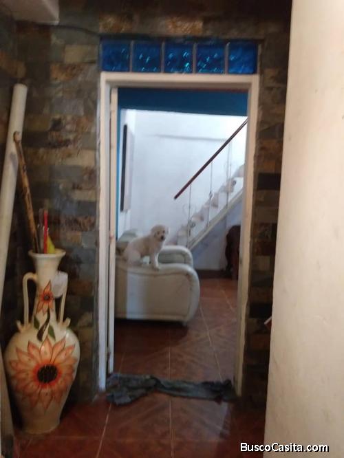 Venta de amplia casa Km 11 del Junquito.
