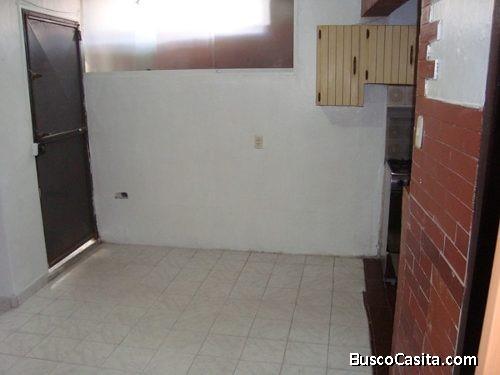 CASA EN CARACAS PLENO CENTRO EN $15.000 Av Andres Bello c/c Los Manolos