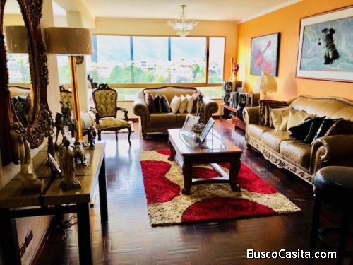 Vendo casa Hermosa Colinas Santa Monica, Acepto apto como parte de pago.