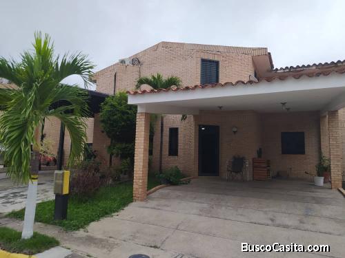 SKY GROUP PLATINUM VENDE Townhouses en El Remanso, San Diego