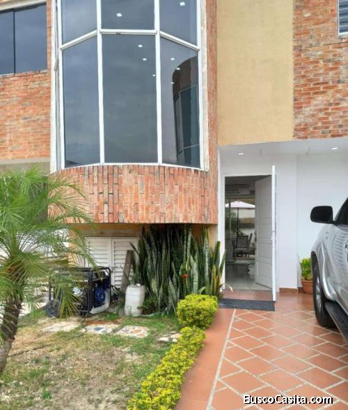 SKY GROUP PLATINUM VENDE Townhouse en Belmonti villas, San Diego