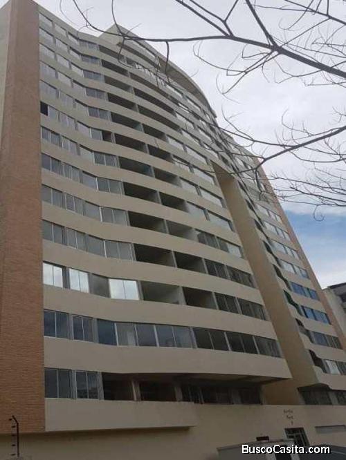 SKY GROUP PLATINUM VENDE Apartamento en Sevilla Real.