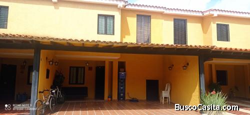 SKY GROUP PLATINUM VENDETownHouse en El Lirial, Los Tamarindos