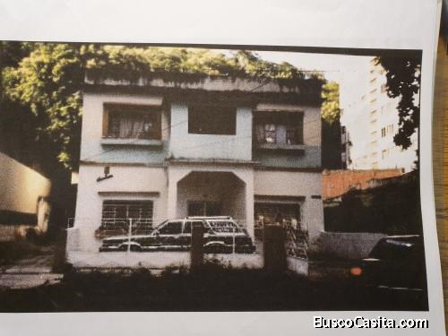 Casa de 2 plantas en la Urbanización Calicanto de Maracay