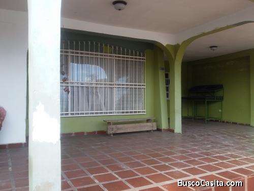 Sky Group Vende Casa en Parque Valencia