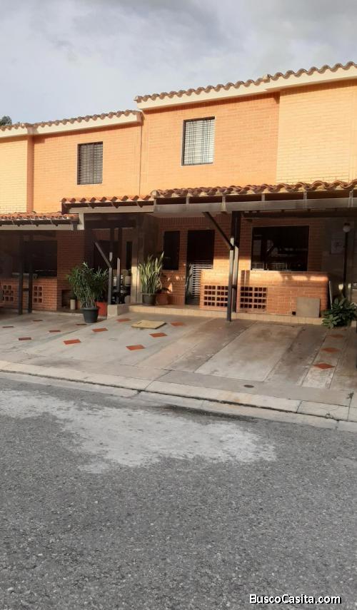 Nelly Nava Vende Casa Townhouse en El Rincon Naguanagua