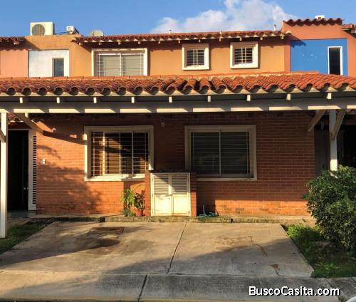 Nelly Nava Vende Casa Townhouse en Canta Claro Naguanagua