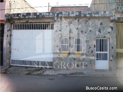 SKY GROUP PLATINUM VENDE Casa en Lomas de Funval, Valencia 