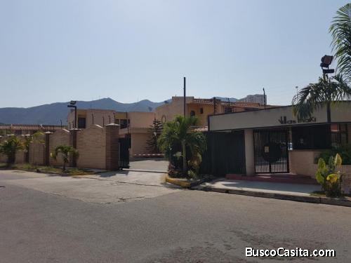 Nelly Nava Vende Casa Townhouse en El Rincon Naguanagua