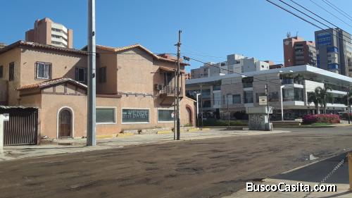 Ubicación Privilegiada,  en la 3H Zona Noreste Sector La Lago amplia esquina con construcción