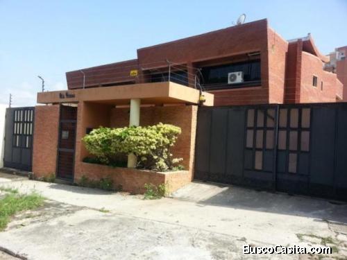 Nelly Nava Vende Casa Quinta en La Trigaleña Valencia