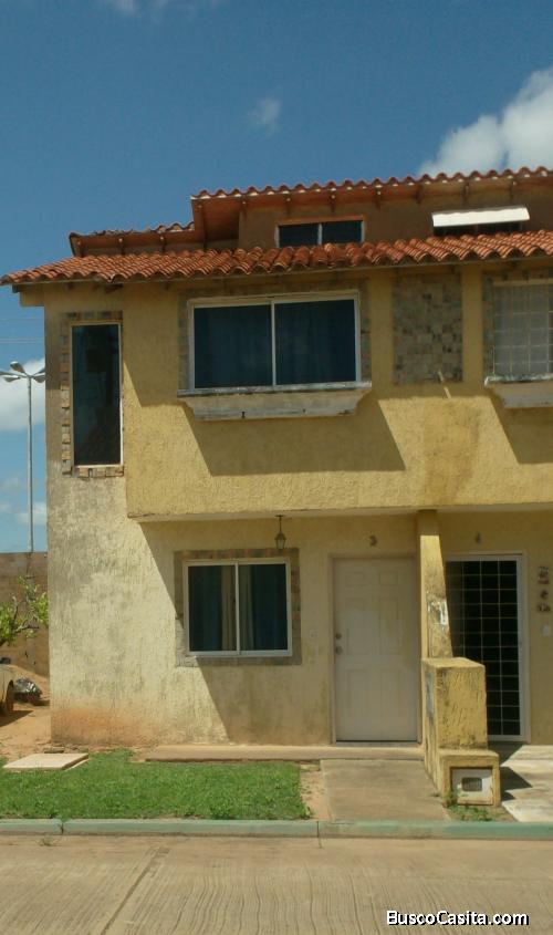 SE VENDE Town House en Av. Jesus Subero