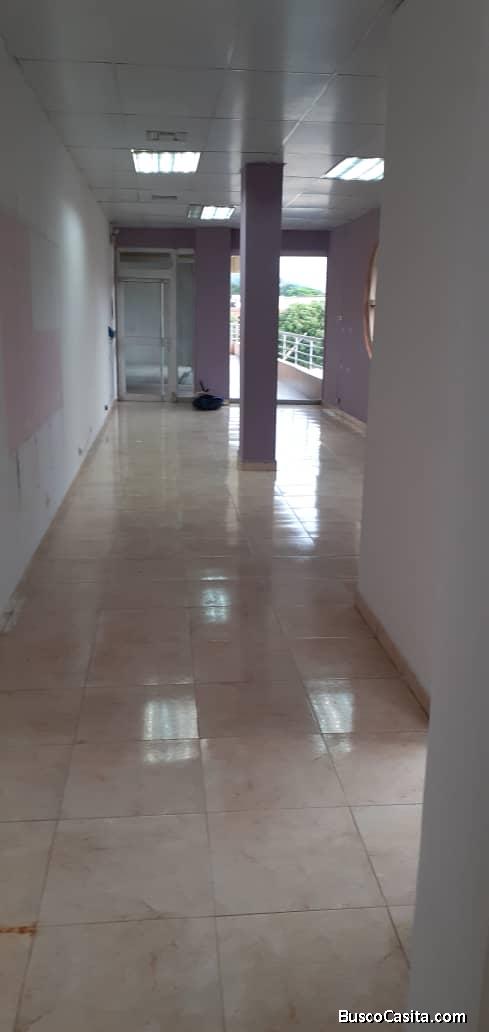 SKY GROUP PLATINUM VENDE Local en el C.C. Brisas del Valle