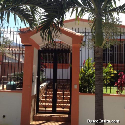 SKY GROUP PLATINUM VENDE Casa en trigal centro en calle cerrada