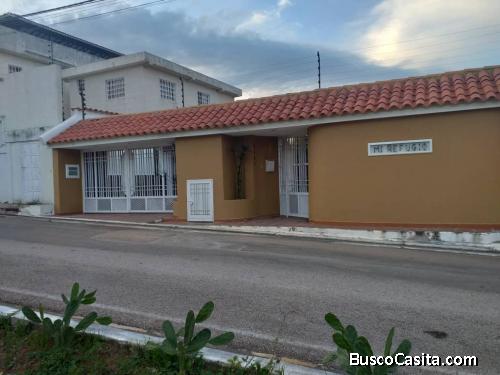 CASA 3 HABITACIONES MAS ESTUDIO Y 3 BAÑOS 