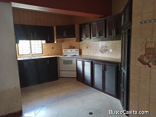 CASA CON 3 LOCALES COMERCIALES EN LA AV PRINCIPAL DEL MANZANO, 04345582843 SAIDSA VICCIONACCE