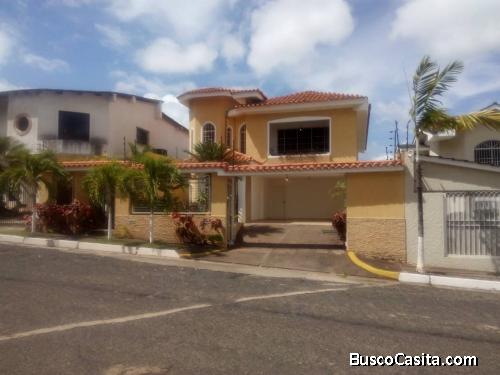 Hermosa Casa en Villa Granada