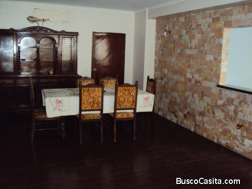 ALQUILO APARTAMENTO SIN AMOBLAR EN CASTILLITO SOLO A PERSONA CON RESPALDO JURIDICO