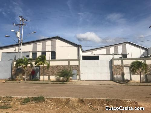 EN ALQUILER CON OPCION A COMPRA Galpon de 1120 Mts., instalaciones impecables y seguras