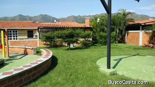 SKY GROUP Vende Casa en la Urbanización Valle de Oro, Conjunto Residencial Los Aleros San Diego