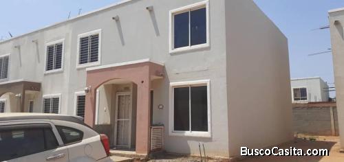 SE VENDE CASA LA LAGUNITA MARACAIBO 