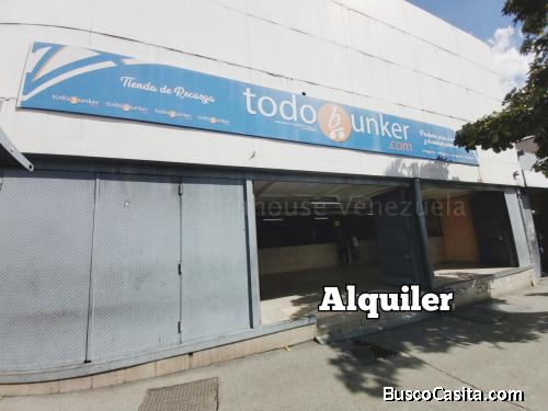 Excelente Local Comercial en la Av Sucre de Catia