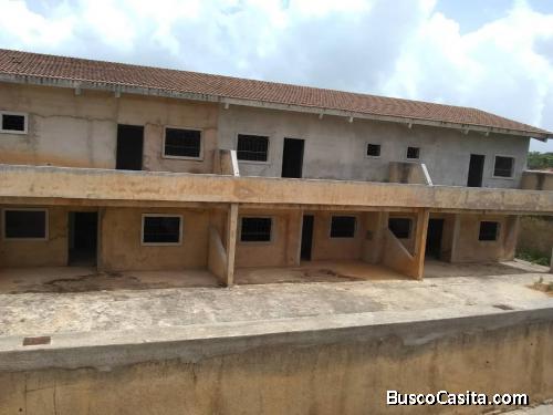VENDO 10 TONW HOUSE 