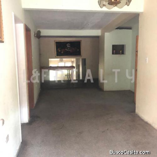Se vende casa en Los Guaritos 2